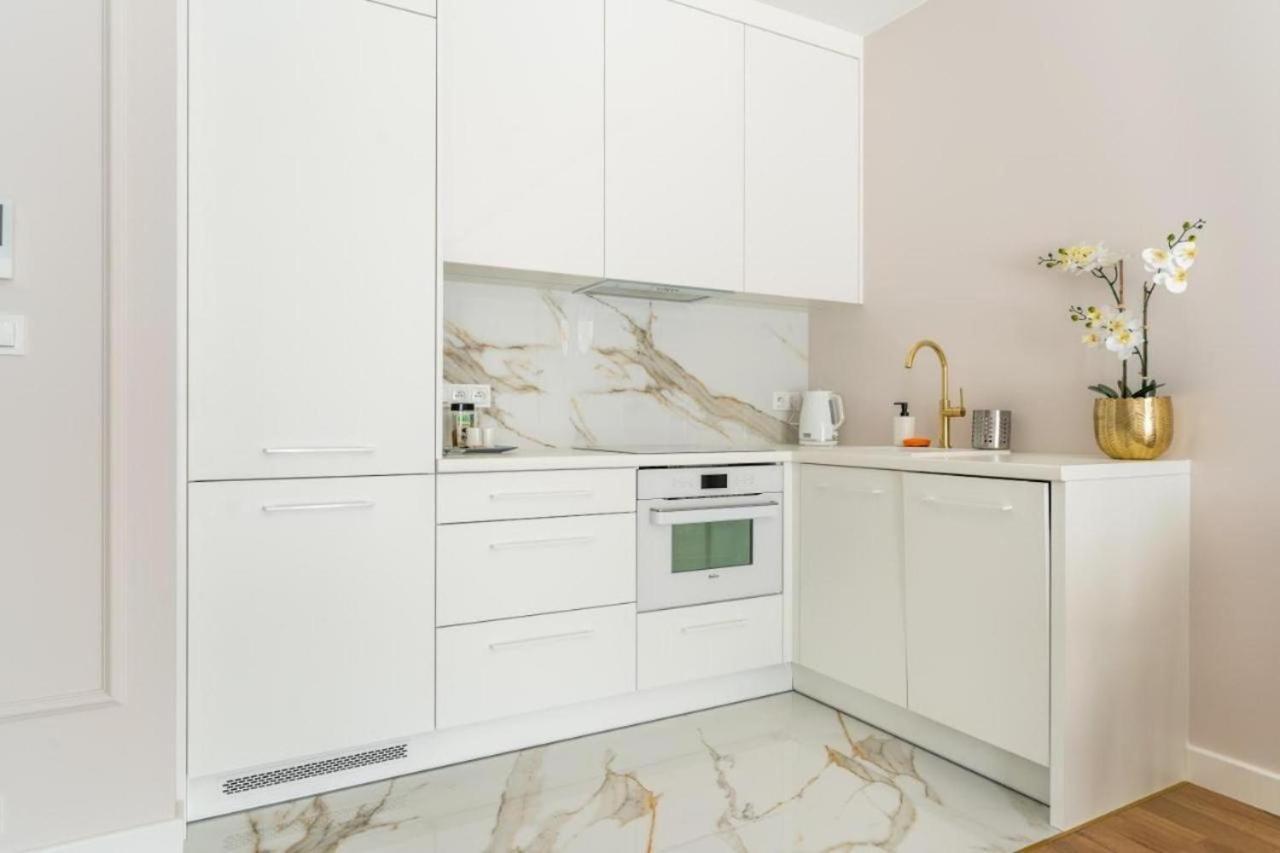 Apartament Mennica Residence - Golden Apartments - Comfortable And Stylish Варшава Екстер'єр фото